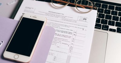 Praca za granicą a obowiązki podatkowe w Polsce - przewodnik emigranta